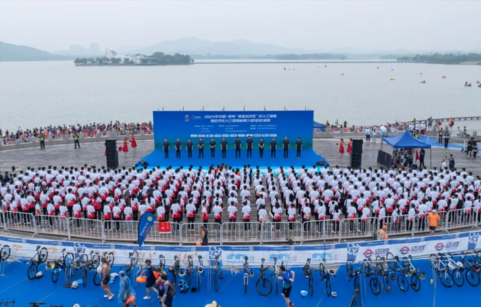 永利集团88304官网,体育文化节之新生杯羽毛球赛顺利落幕